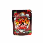 Cherry Bomb Cali CBD: flores compactas de estufa com tricomas brilhantes e aroma de frutos silvestres.