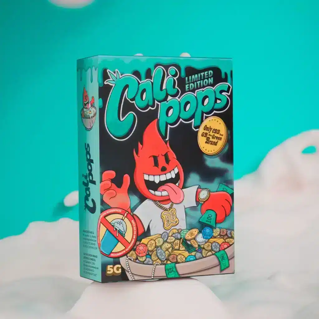 Mini buds de CBD Cali Pops cultivados em ambiente interno, com alto teor de resina e perfil adocicado.